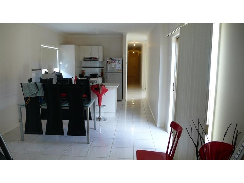 2/11 Swinburne Court, Truganina VIC 3029