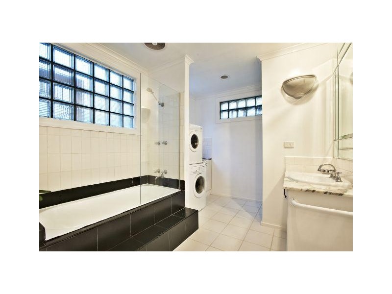 32 Empress Road, St Kilda East VIC 3183