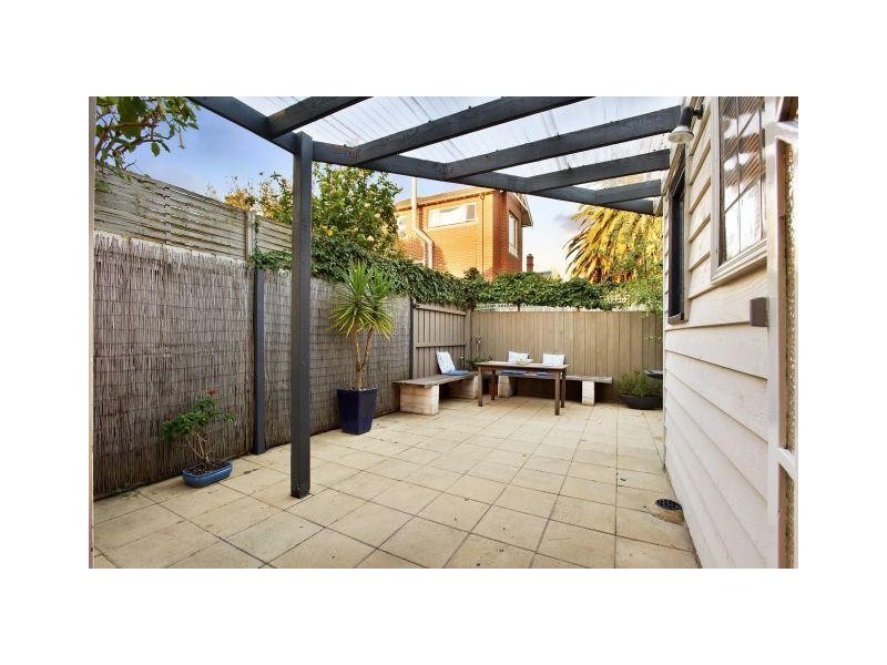 32 Empress Road, St Kilda East VIC 3183