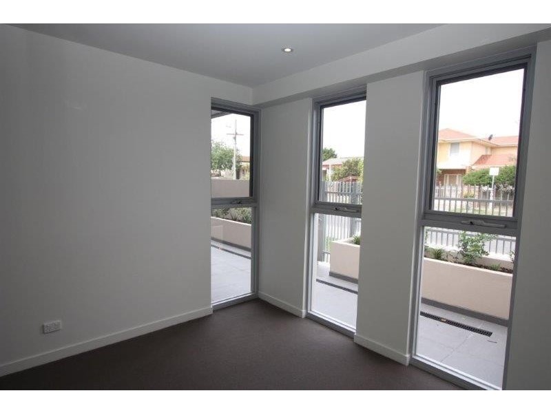 1 Mackie  Road, Bentleigh East VIC 3165