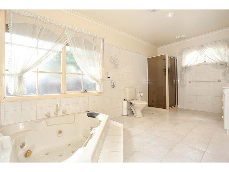 377 Mount Dandenong Road, Croydon VIC 3136