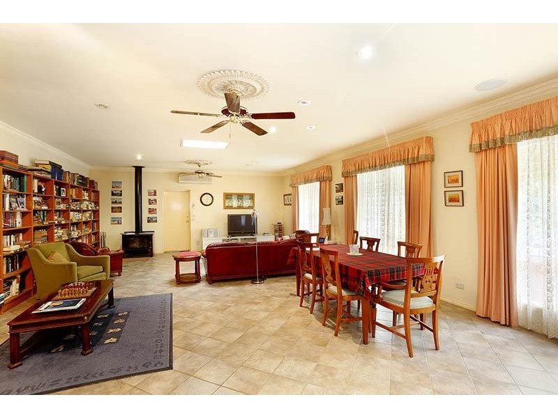 377 Mount Dandenong Road, Croydon VIC 3136