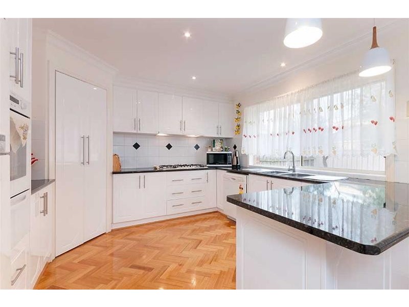 31 Troward Harvey Way, Craigieburn VIC 3064