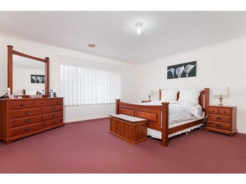 31 Troward Harvey Way, Craigieburn VIC 3064