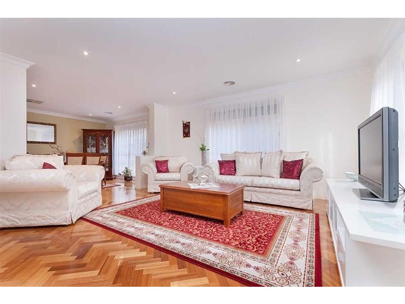 31 Troward Harvey Way, Craigieburn VIC 3064