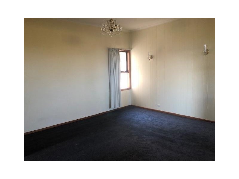 23 Ferntree Gully Road, Oakleigh VIC 3166