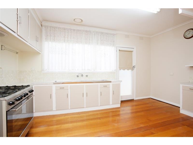 23 Ferntree Gully Road, Oakleigh VIC 3166