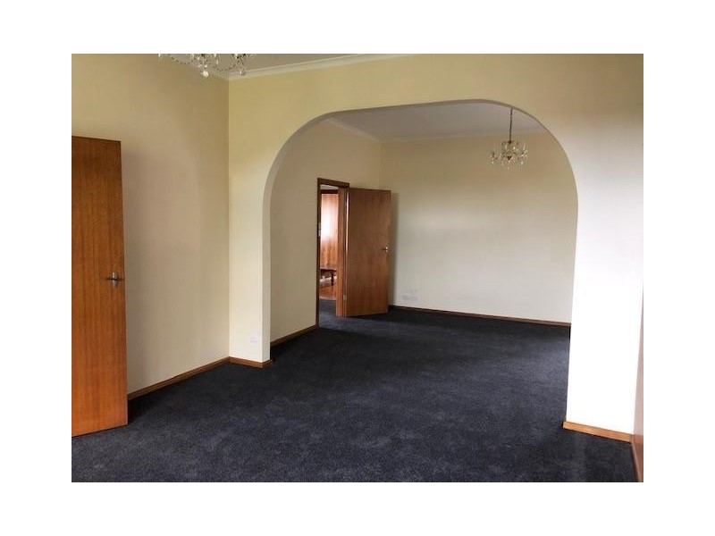 23 Ferntree Gully Road, Oakleigh VIC 3166