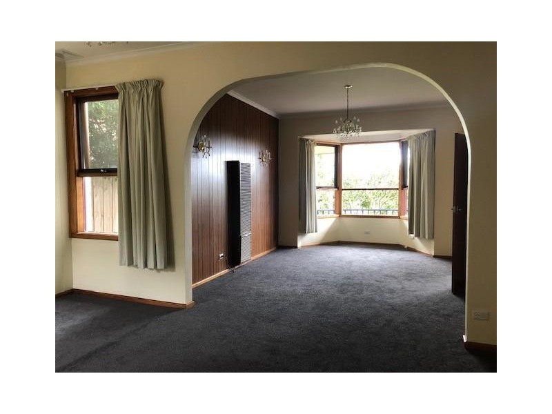 23 Ferntree Gully Road, Oakleigh VIC 3166