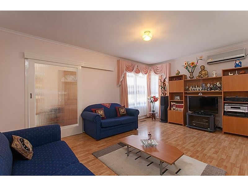 17 Helen Road, Ferntree Gully VIC 3156