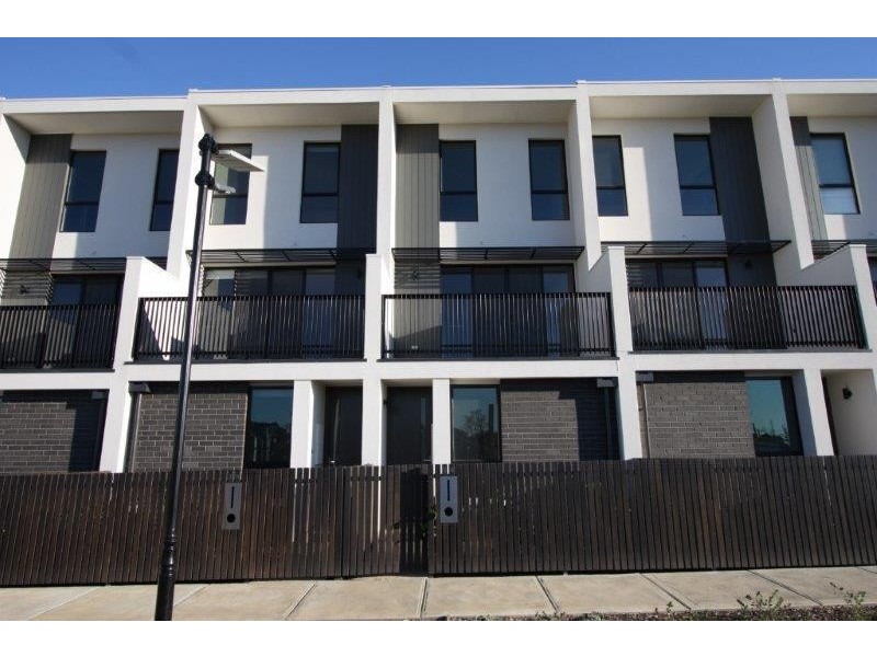 14 Central Park Walk, Cheltenham VIC 3192