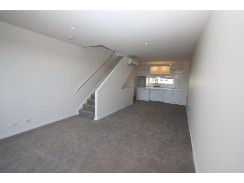 14 Central Park Walk, Cheltenham VIC 3192