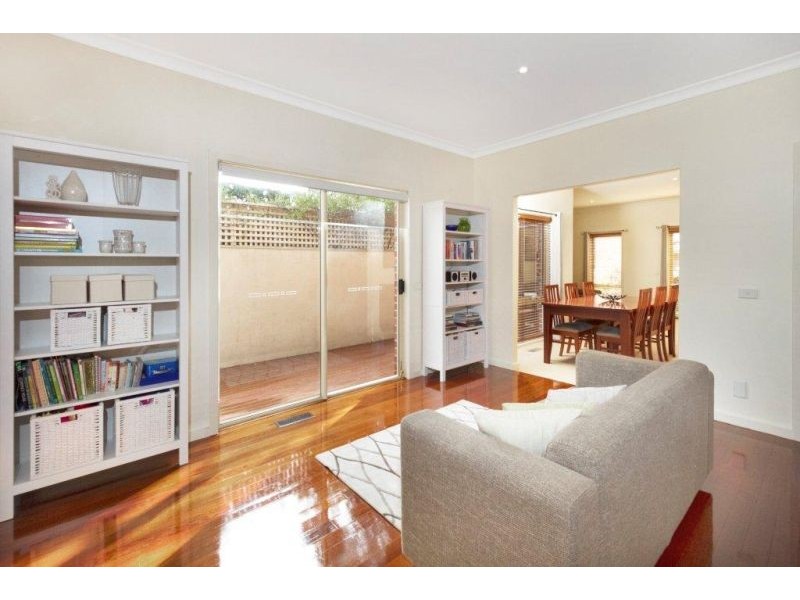 2 Dudley Avenue, Hampton East VIC 3188