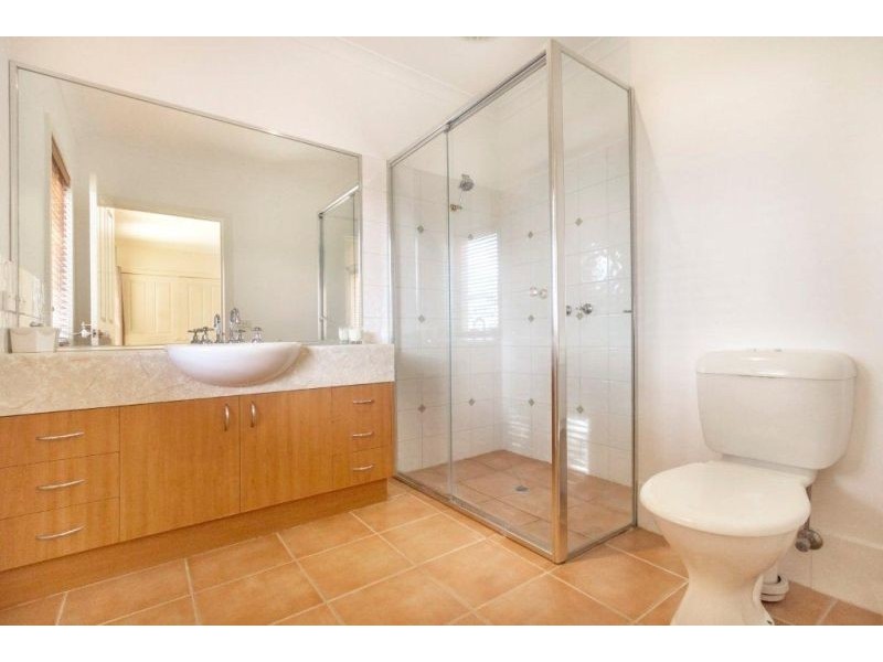 2 Dudley Avenue, Hampton East VIC 3188