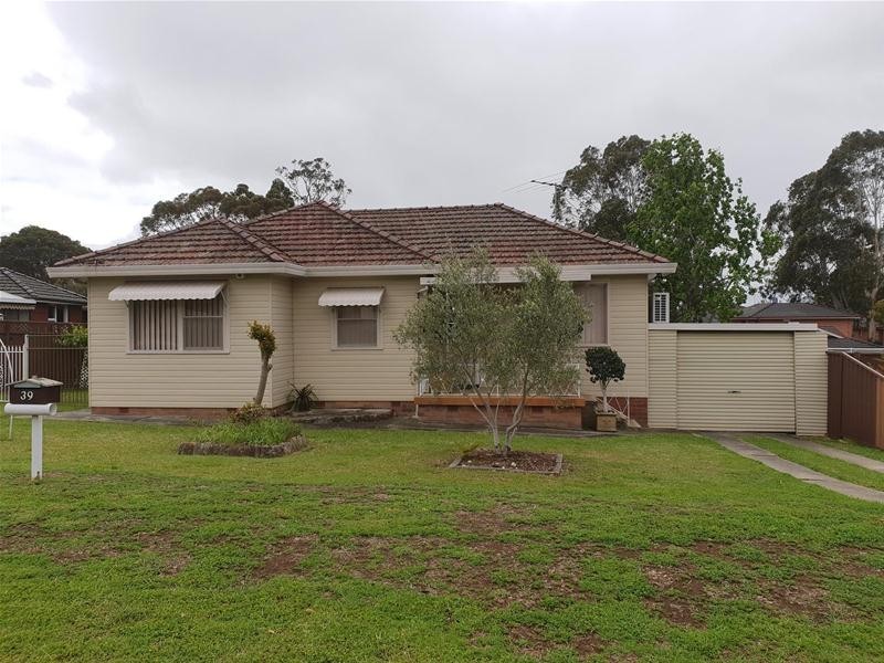 39 Holland Crescent, Casula NSW 2170