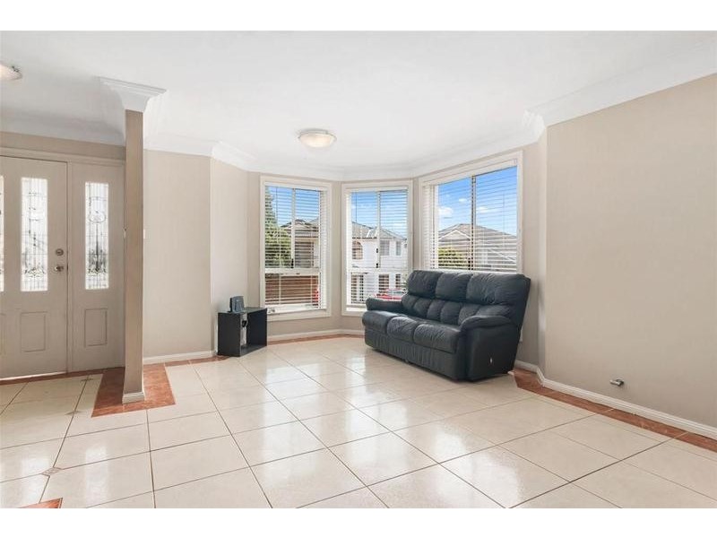 11 Chadley Place, West Hoxton NSW 2171