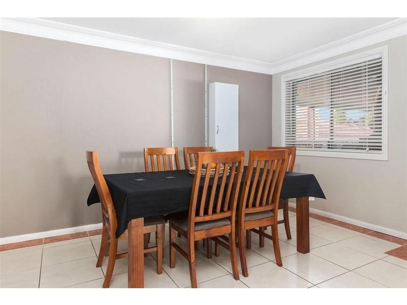 11 Chadley Place, West Hoxton NSW 2171