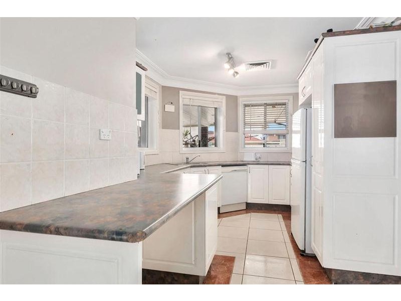 11 Chadley Place, West Hoxton NSW 2171