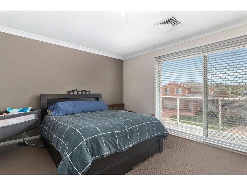 11 Chadley Place, West Hoxton NSW 2171