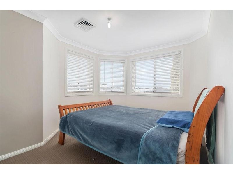 11 Chadley Place, West Hoxton NSW 2171