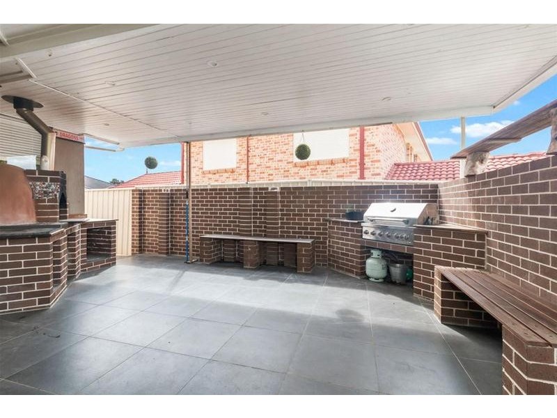 11 Chadley Place, West Hoxton NSW 2171