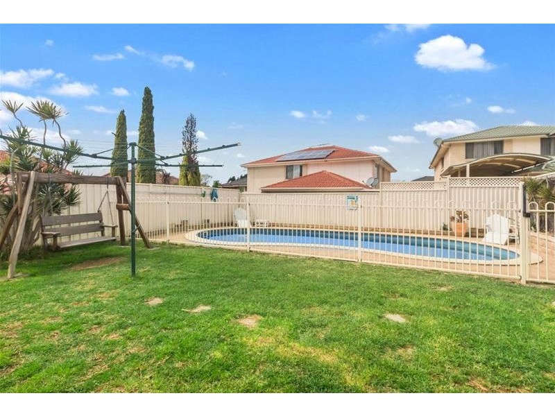 11 Chadley Place, West Hoxton NSW 2171