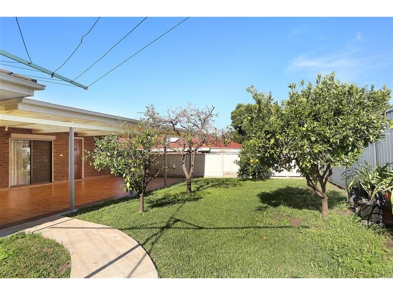 8 Raphael Street, Greenfield Park NSW 2176