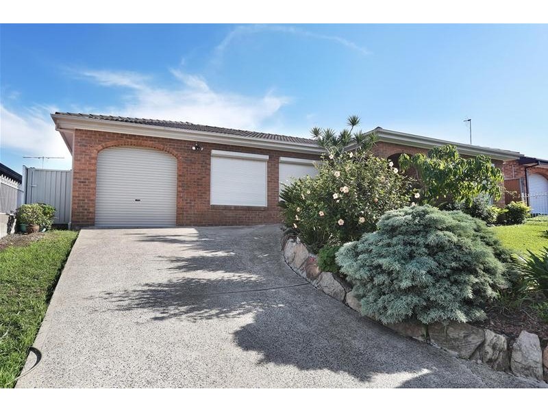 8 Raphael Street, Greenfield Park NSW 2176