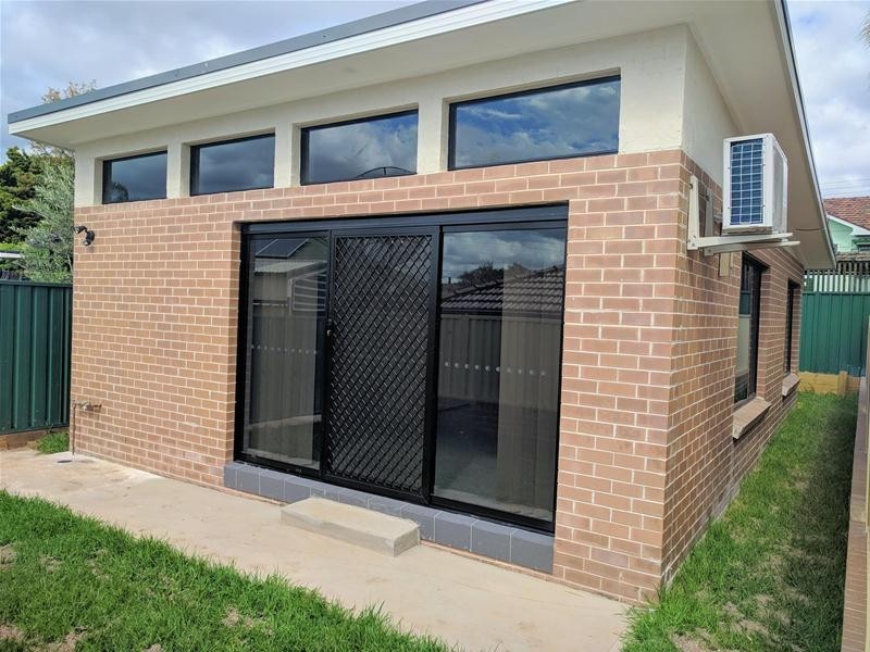 17A Holland Crescent, Casula NSW 2170