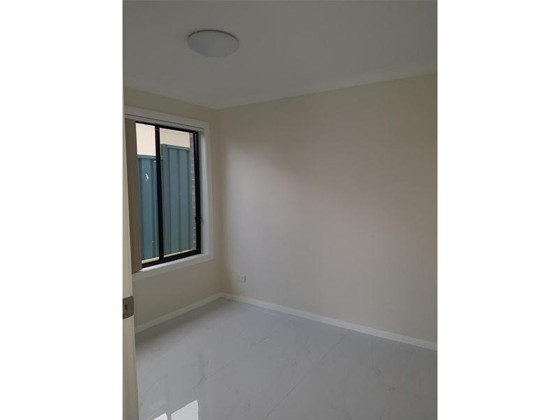 17A Holland Crescent, Casula NSW 2170