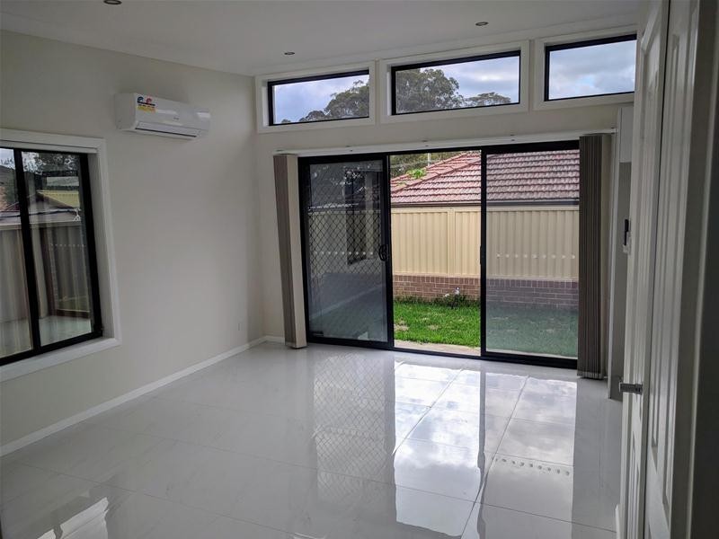 17A Holland Crescent, Casula NSW 2170