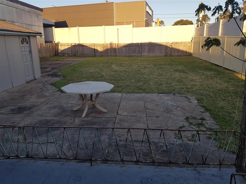 10 Hitter Avenue, Casula NSW 2170