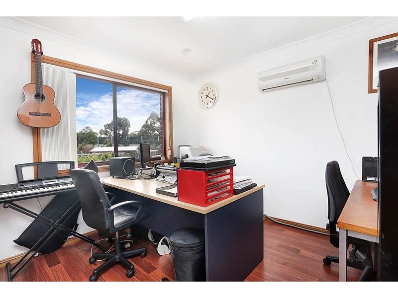 8A Doomben Close, Casula NSW 2170