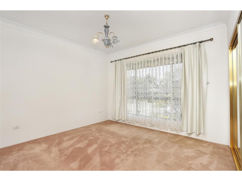 8 Raphael Street, Greenfield Park NSW 2176