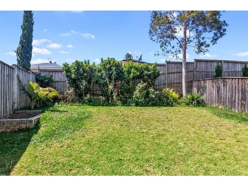 16 Northampton Drive, Glenfield NSW 2167