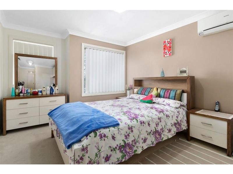 16 Northampton Drive, Glenfield NSW 2167