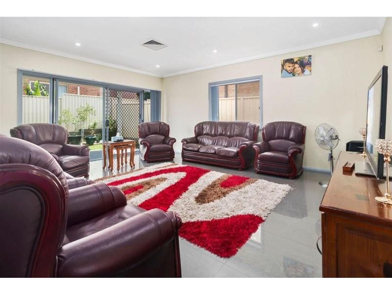 10 Kydra Close, Prestons NSW 2170