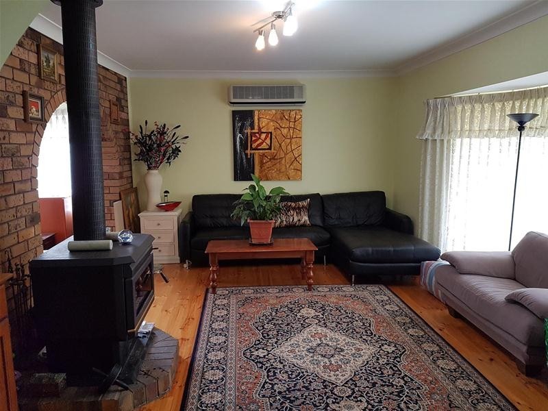 21 Bensbach Road, Glenfield NSW 2167