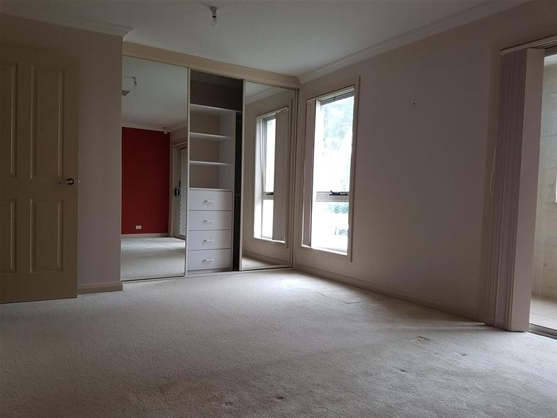 2/79-83 Leacocks Lane, Casula NSW 2170