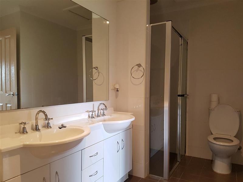 2/79-83 Leacocks Lane, Casula NSW 2170