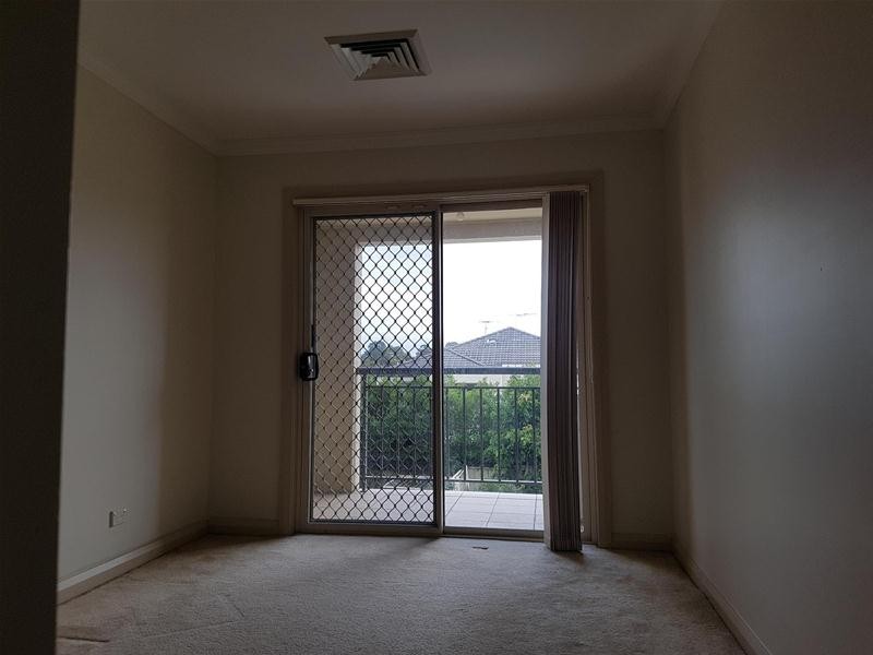 2/79-83 Leacocks Lane, Casula NSW 2170