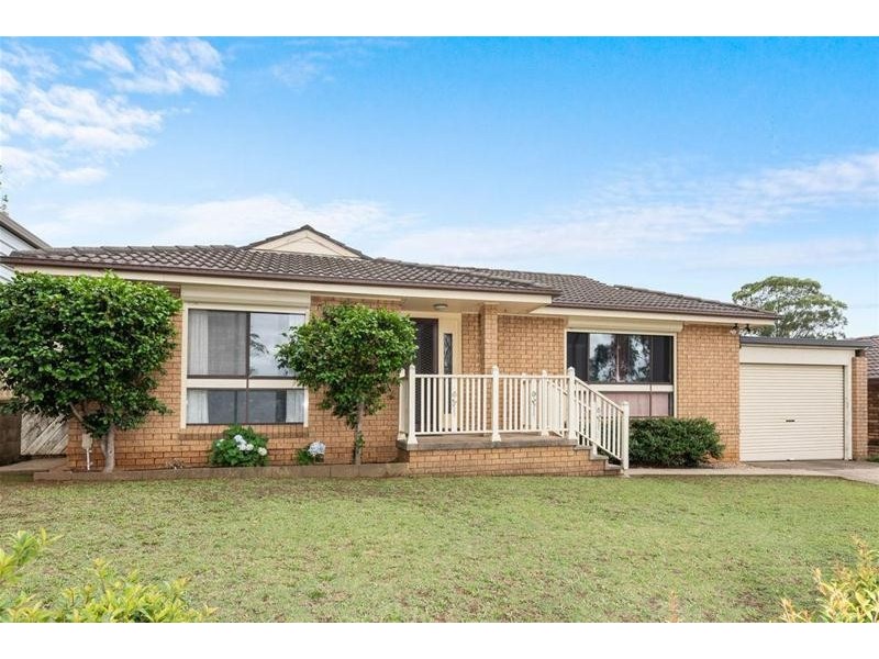 9 Monckton Place, Glenfield NSW 2167