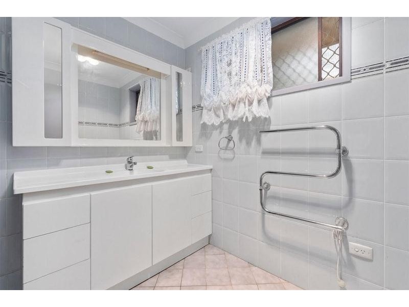 9 Monckton Place, Glenfield NSW 2167