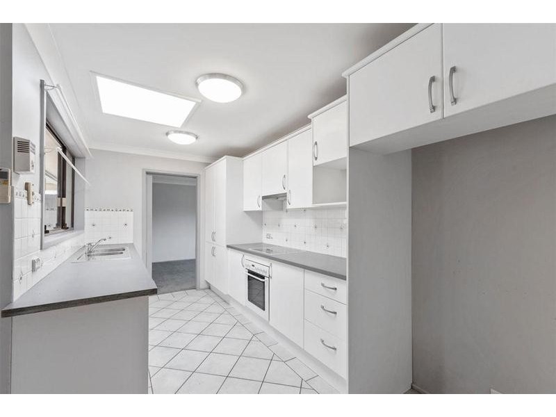 9 Monckton Place, Glenfield NSW 2167