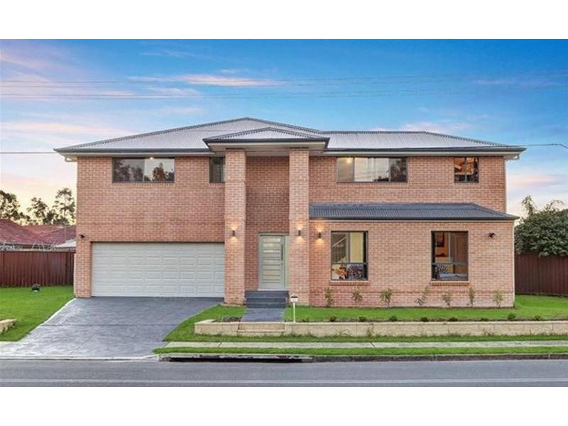 27 Chelsea Drive, Canley Heights NSW 2166