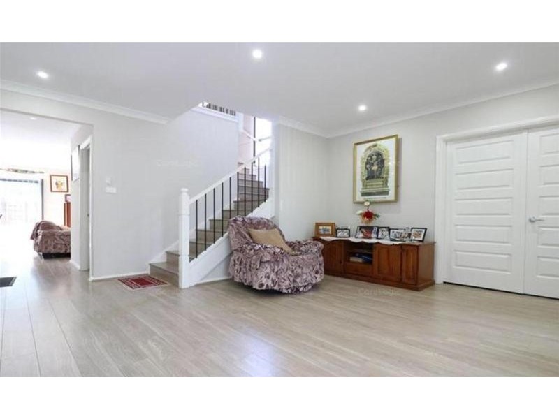 27 Chelsea Drive, Canley Heights NSW 2166
