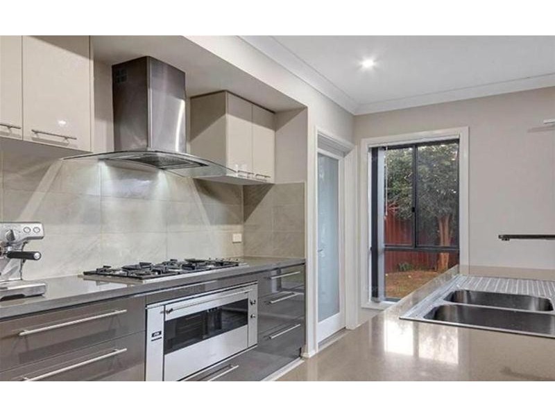 27 Chelsea Drive, Canley Heights NSW 2166