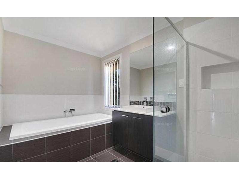 27 Chelsea Drive, Canley Heights NSW 2166