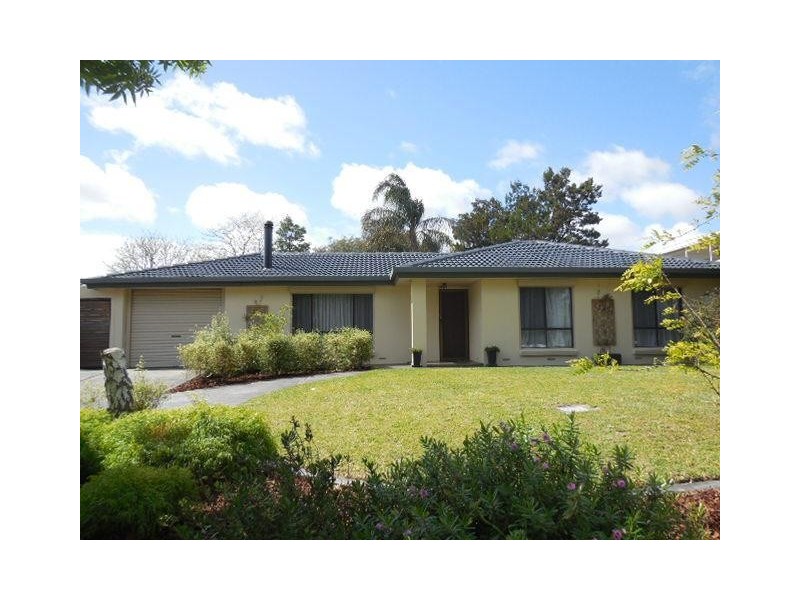 15 Campus Drive, Aberfoyle Park SA 5159