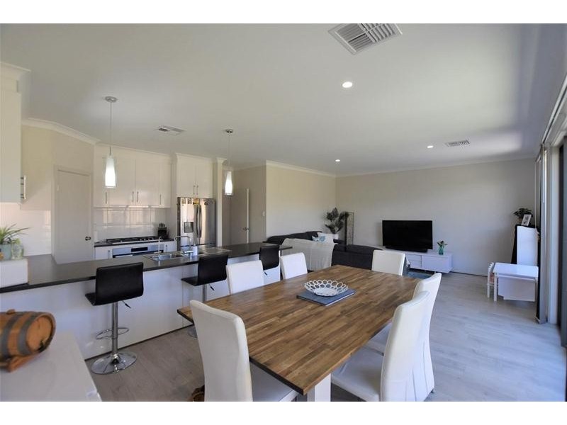 5 Senaca Place, Seaford Meadows SA 5169